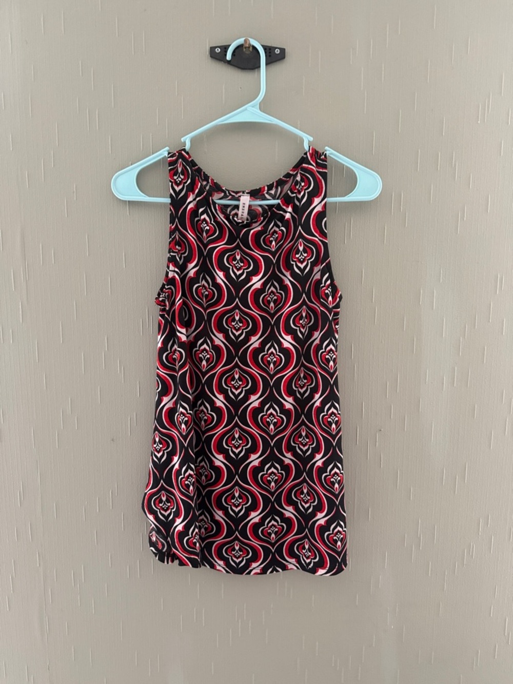 Emerald Black and Red Geometric Sleeveless Tank